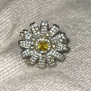 Gorgeous CZ Silver Daisy Ring (Graff dupe?)